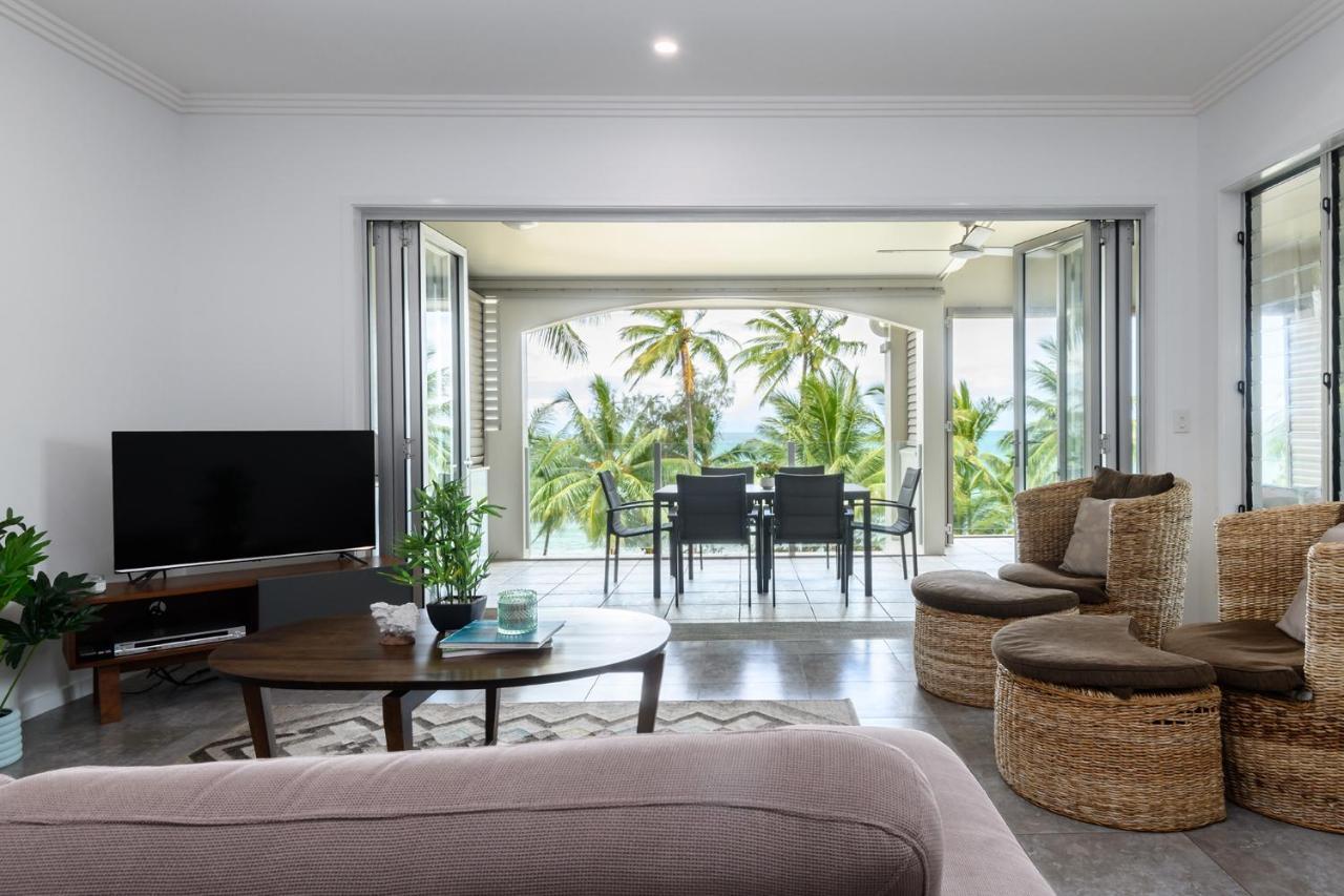 Island Views Beachfront Apartments Palm Cove Exterior foto