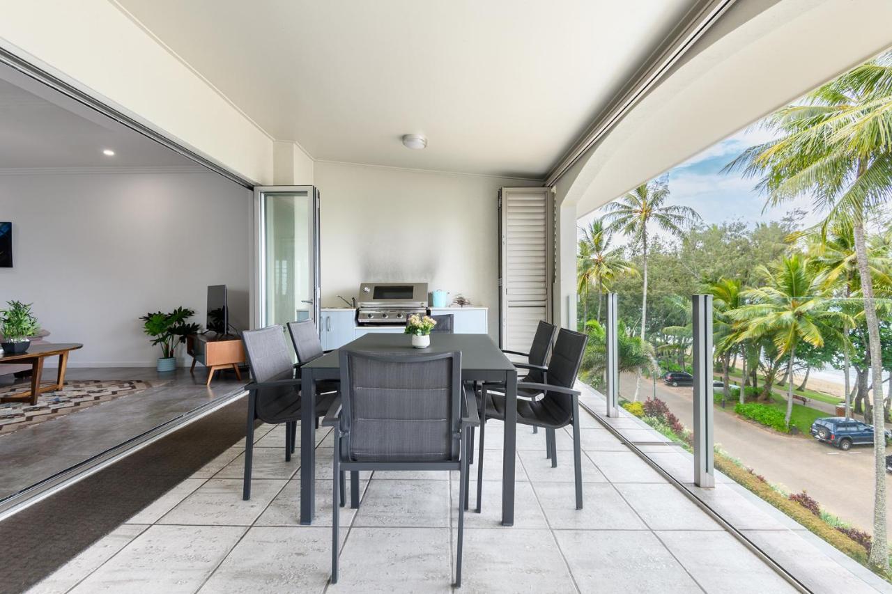 Island Views Beachfront Apartments Palm Cove Exterior foto