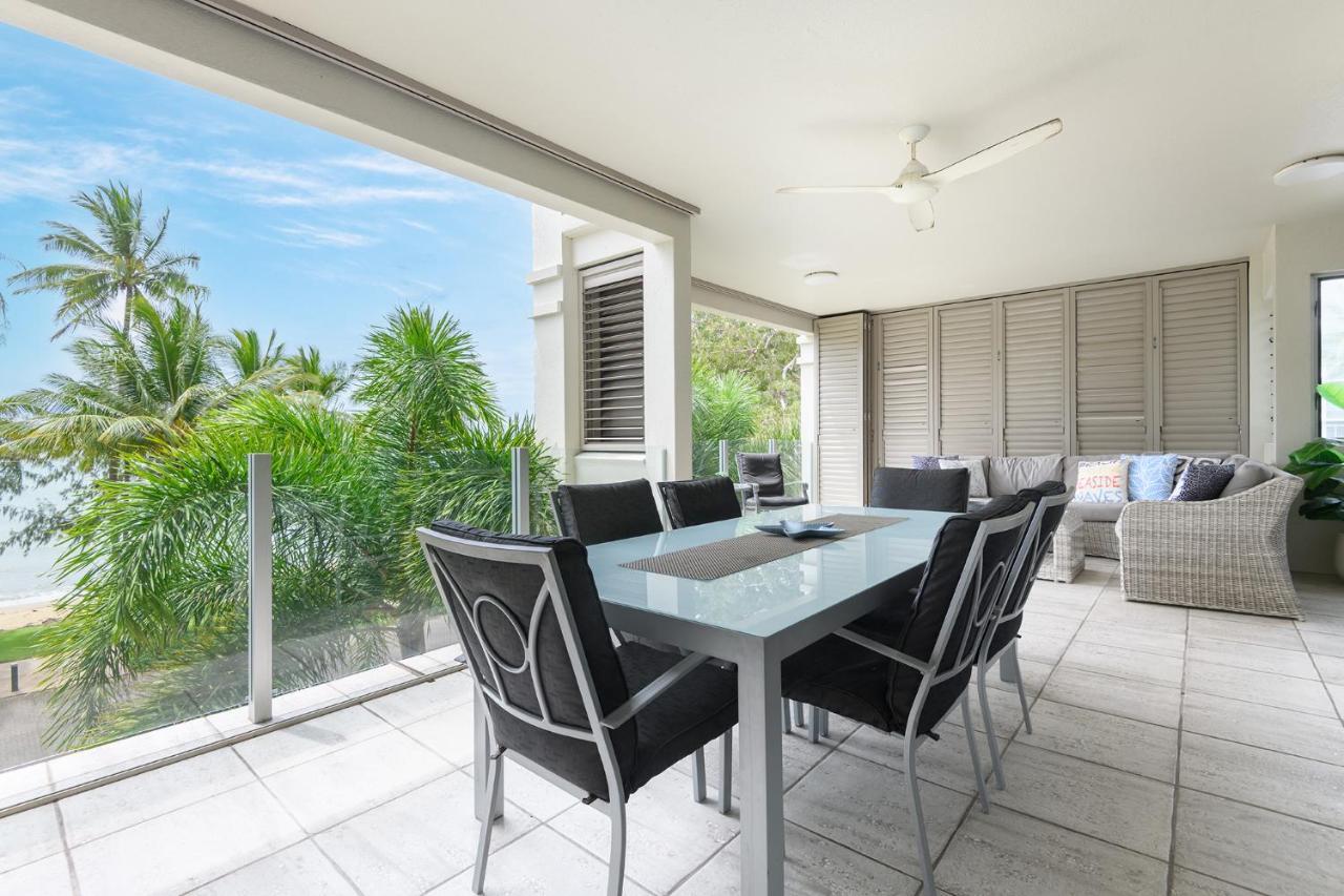 Island Views Beachfront Apartments Palm Cove Exterior foto