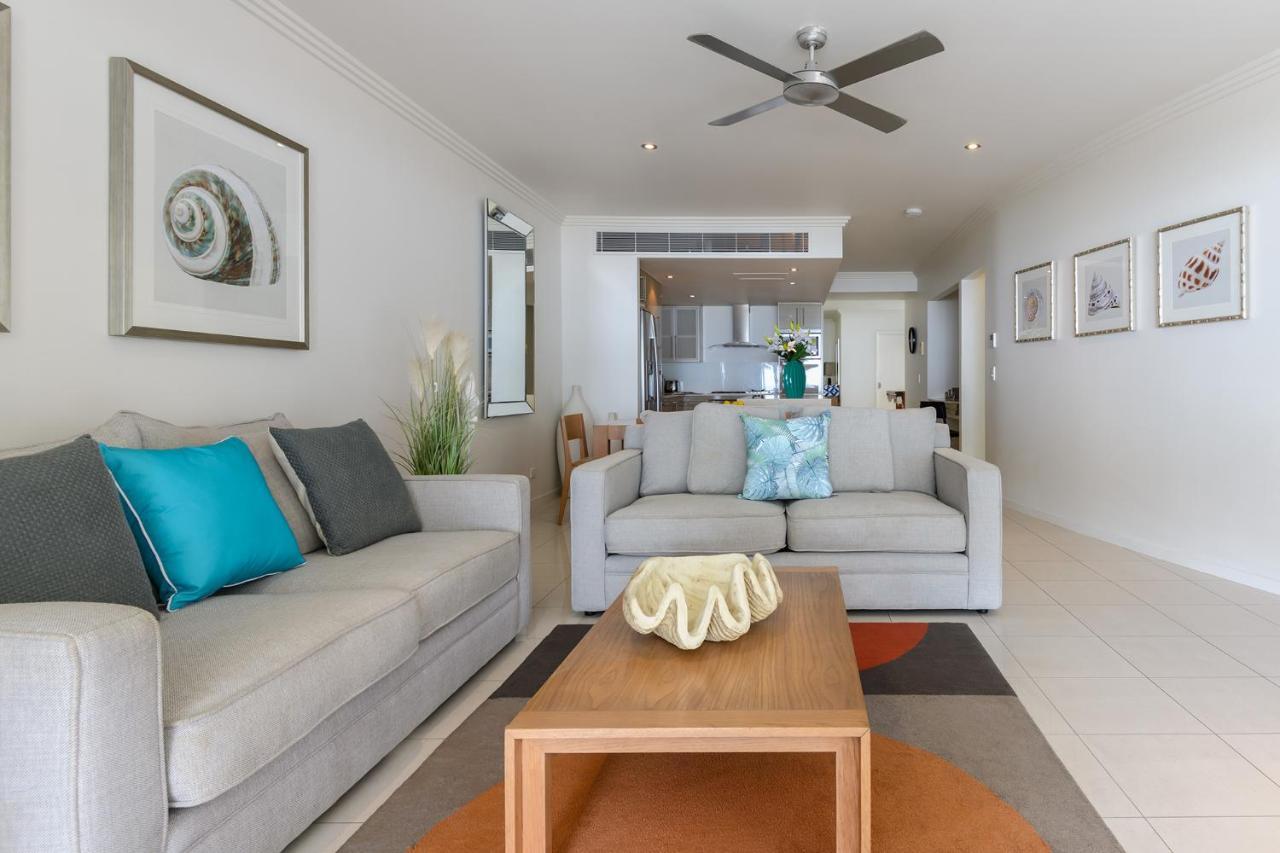Island Views Beachfront Apartments Palm Cove Exterior foto