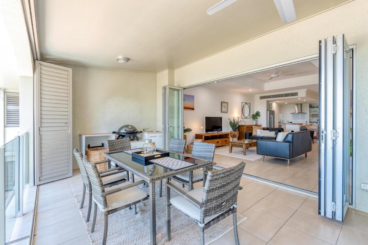 Island Views Beachfront Apartments Palm Cove Exterior foto