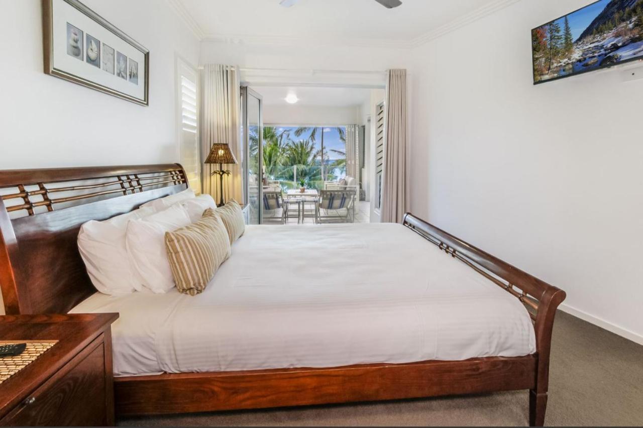 Island Views Beachfront Apartments Palm Cove Exterior foto